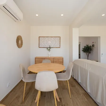 Pontalaia Ocean View Apartment