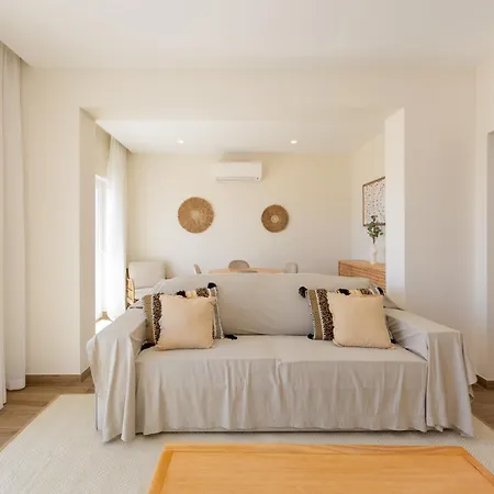 Pontalaia Ocean View Apartment
